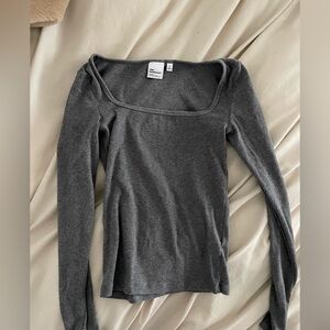 Aritzia Gray Long Sleeve Top